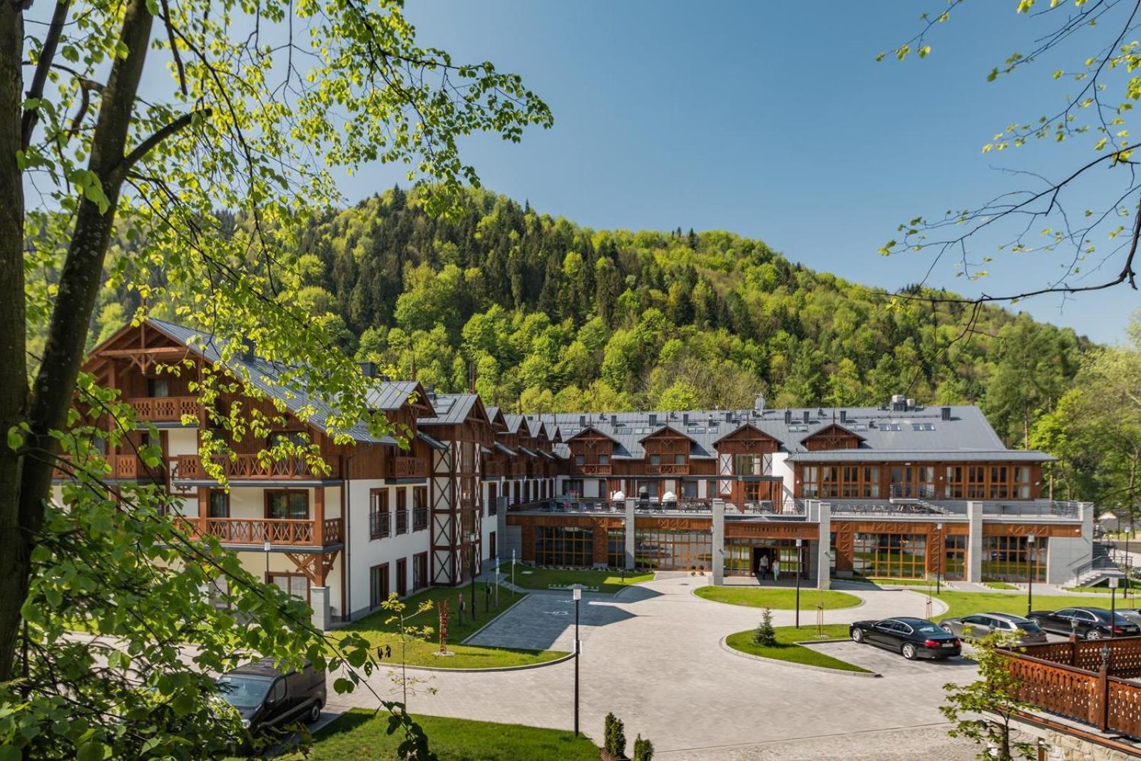 Szczawnica Park Resort & Spa Exterior photo The hotel complex